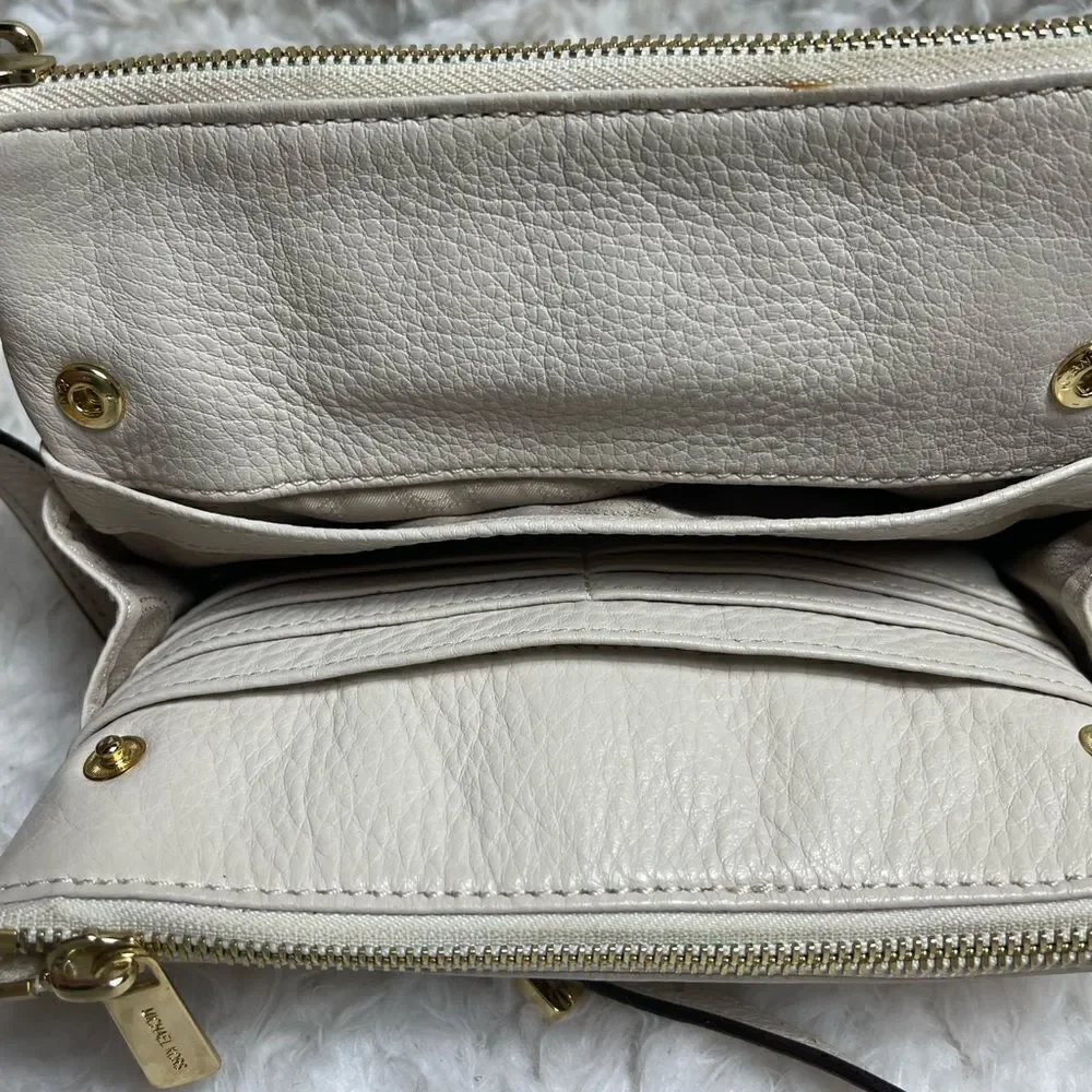 MICHAEL KORS Fulton Pebbled Leather Beige Crossbody Organizer Bag - Picture 11 of 15